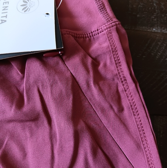 Senita Athletics L Marsala Elevate Shorts - Picture 2 of 4